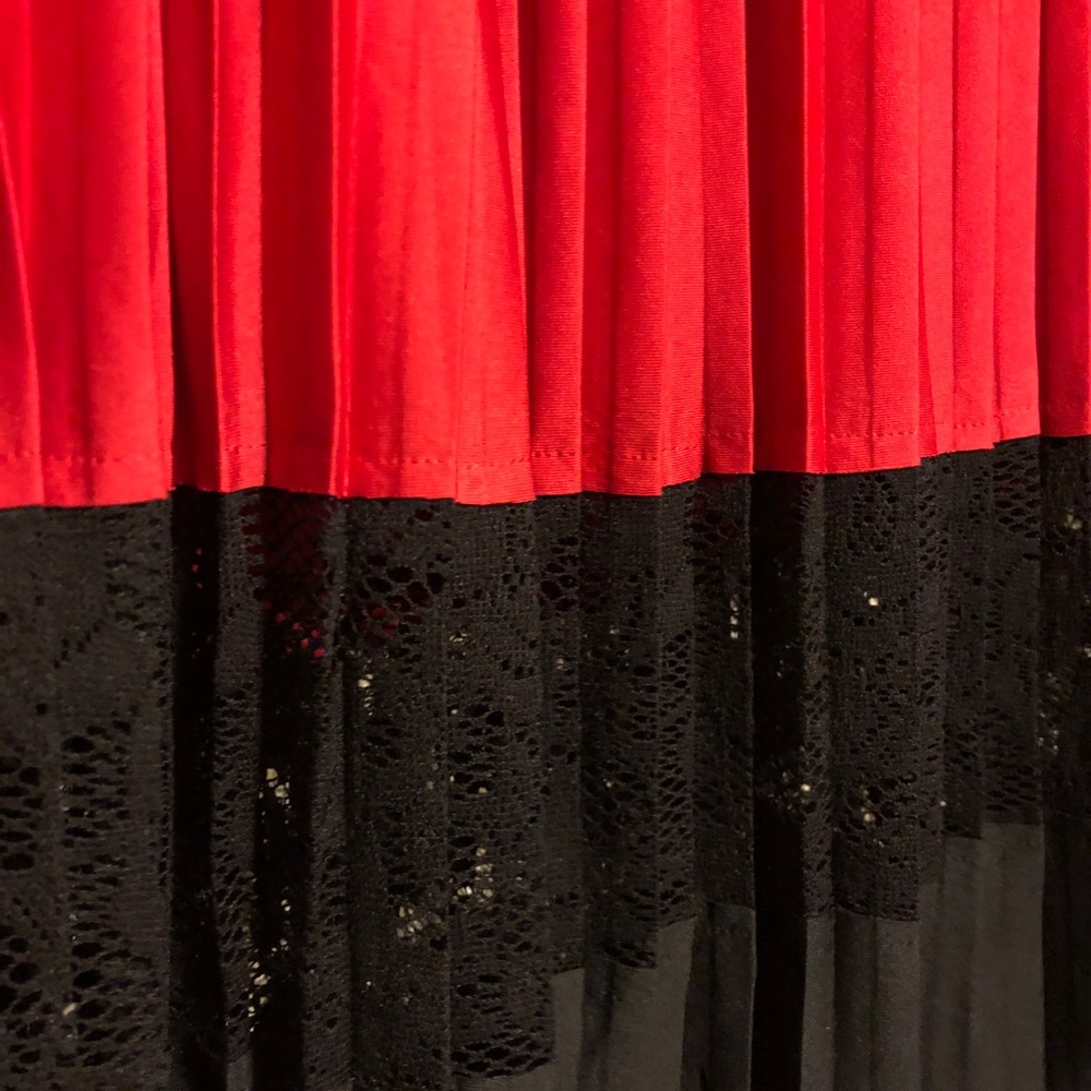 PLEATED MIDI SKIRT WITH LACE INSET - Picture 2 of 4